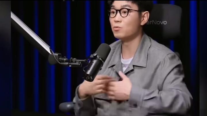 大鹏太纠结了！大鹏参加罗永浩的访谈，第一次谈起他拜师赵本山的曲折故事！他