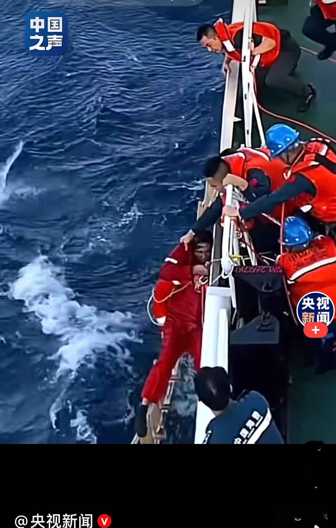 1月23日一艘外籍货轮在中国黄岩岛西北55海里处倾覆，船上共有21名菲律宾籍