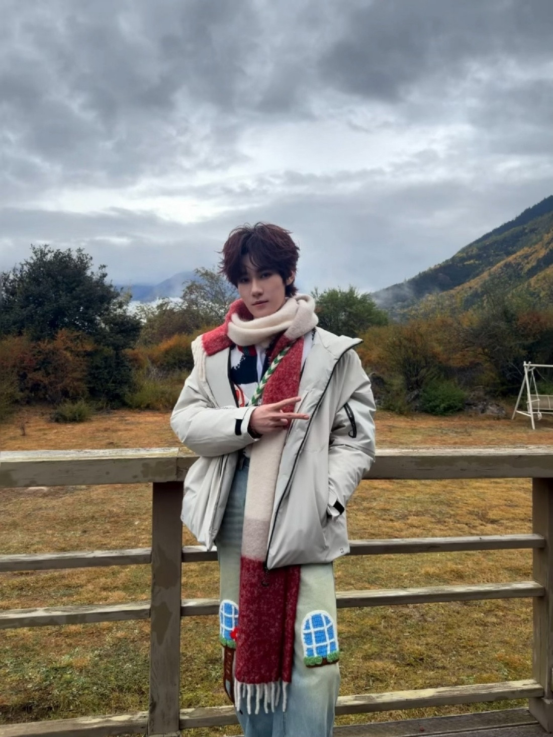 张真源老公好帅好萌呀(｡◝‿◜｡)笑眯眯的乖乖好开心呐😆🤟好好休息睡好觉😽