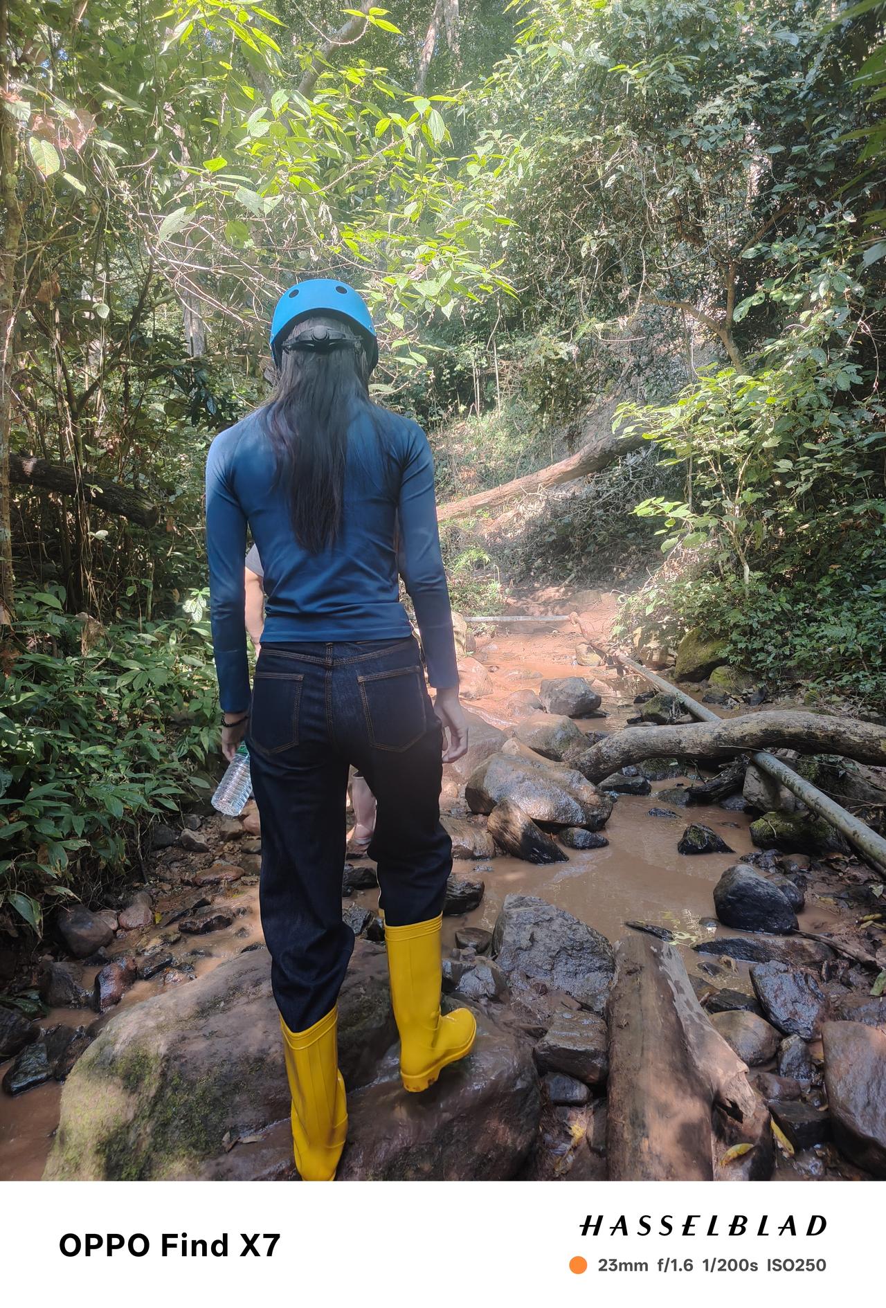 南自驾D8：在热带雨林当“野战军”，泼水节被“浇”透了！前一晚还在为没提前买