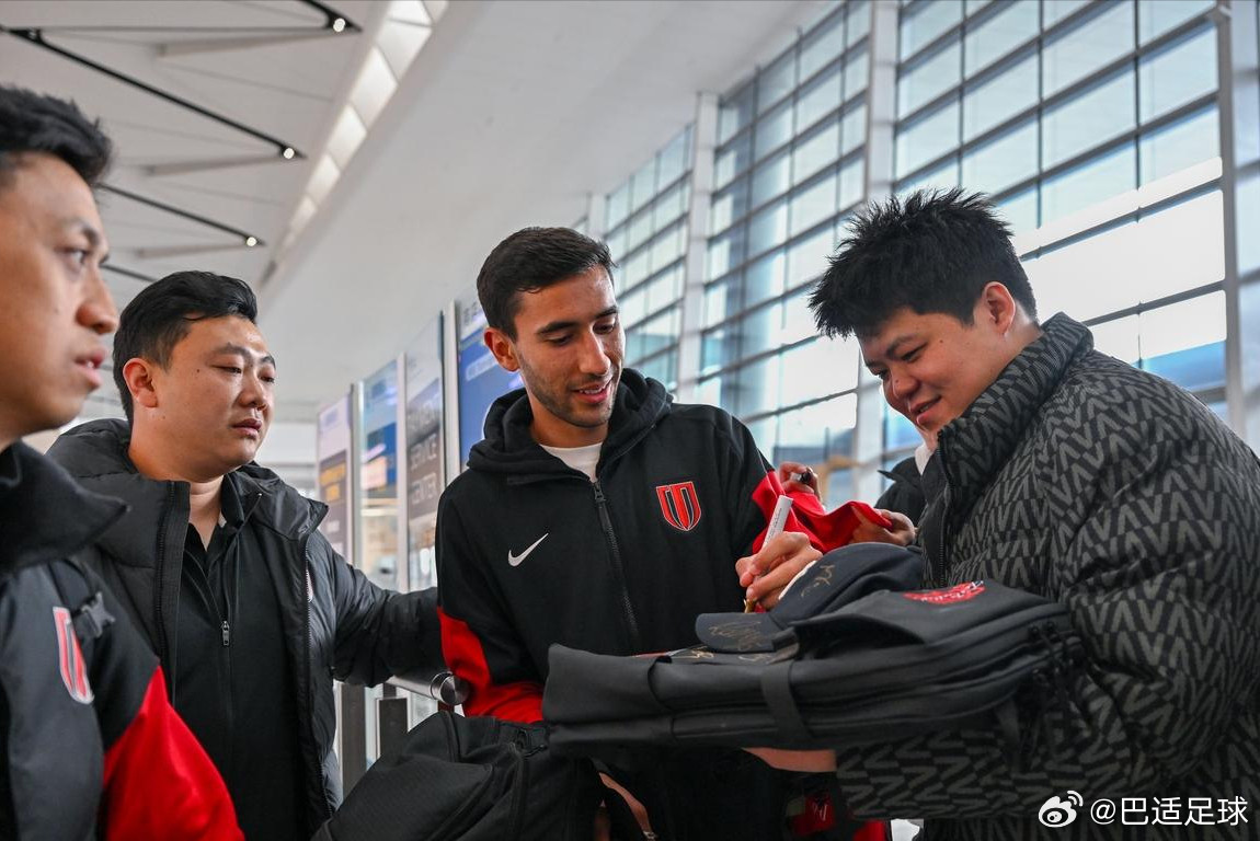 在成都蓉城的新援之中，相对来说港澳台球员亚历斯祖的存在感较低，其他人不是国脚，就