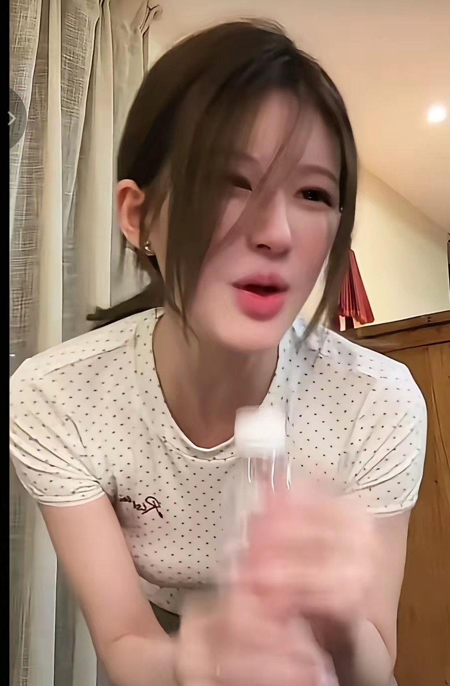 谁能告诉我赵露思这种情况多久了？这还是我们以前认识的赵露思吗？感觉她已经“癫狂”