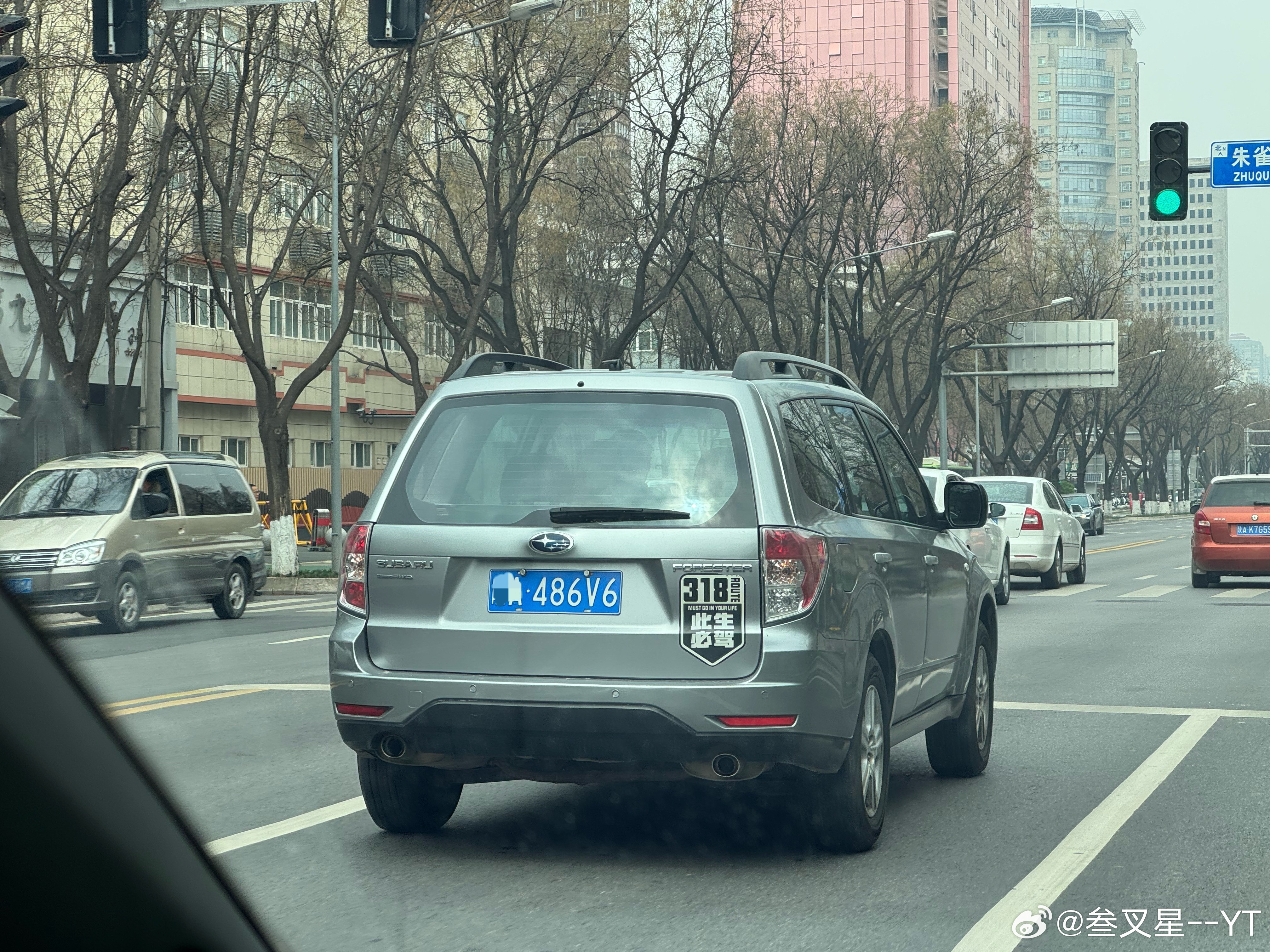 一车亦景就是我V6和斯巴鲁V6，车牌真好啊，都是非常搭配的。尤其是S4，刚好