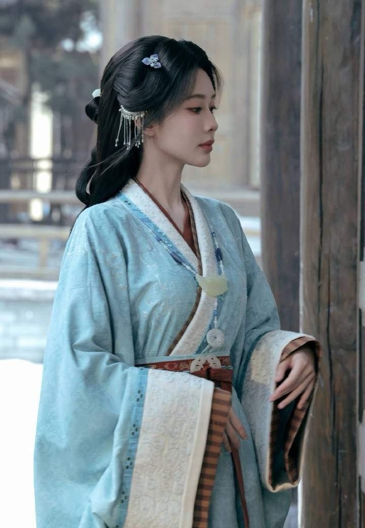 孟子义《将门独后》解锁新皮肤，仪态真好，符合你心中的沈妙吗？