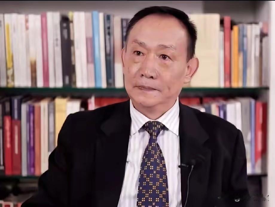 卢麒元这次是真急了。卢麒元这话吼得太解气了！直接戳中要害，那些喝了点洋墨水就