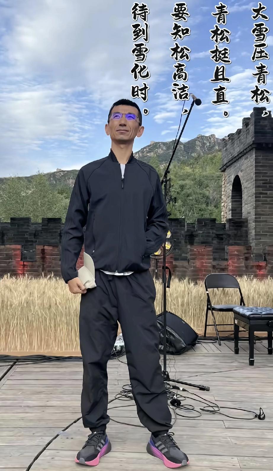 孙东旭真豪气，一下子给大别山的贫困学生发了11.4万元助学金。近日，原东方甄