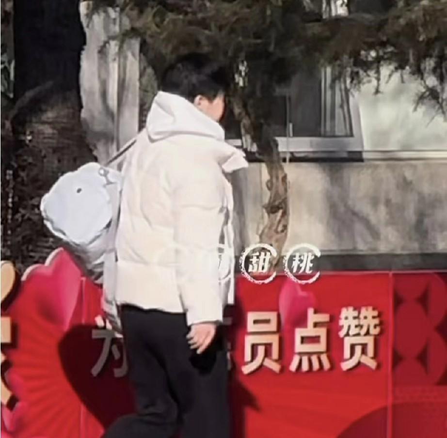今天新鲜的莎莎，没有回河北，还在北京训练，真的奇怪了，大胖都回去了，莎