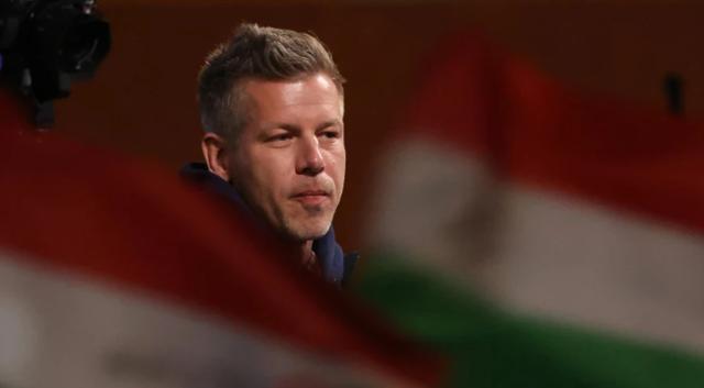 炸锅！匈牙利新总理硬刚泽连斯基：不熟！别敲诈，我们绝不退家人们！欧洲政坛突