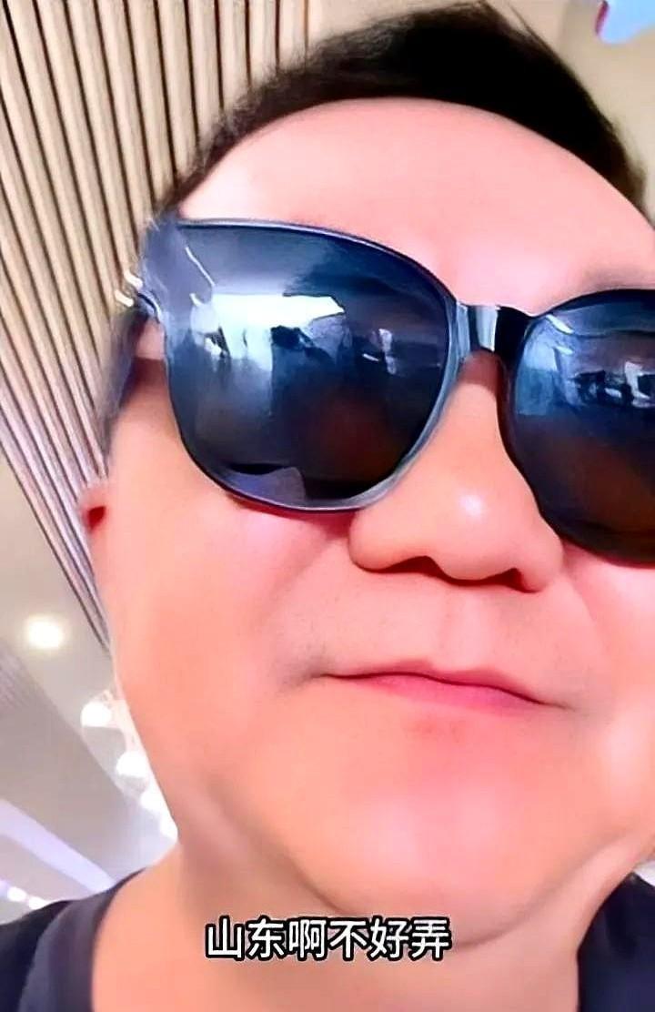 泰山队这病根在骨髓里！董路直播时欲言又止：换帅就像给破墙刮大白，裂痕压根没补上。