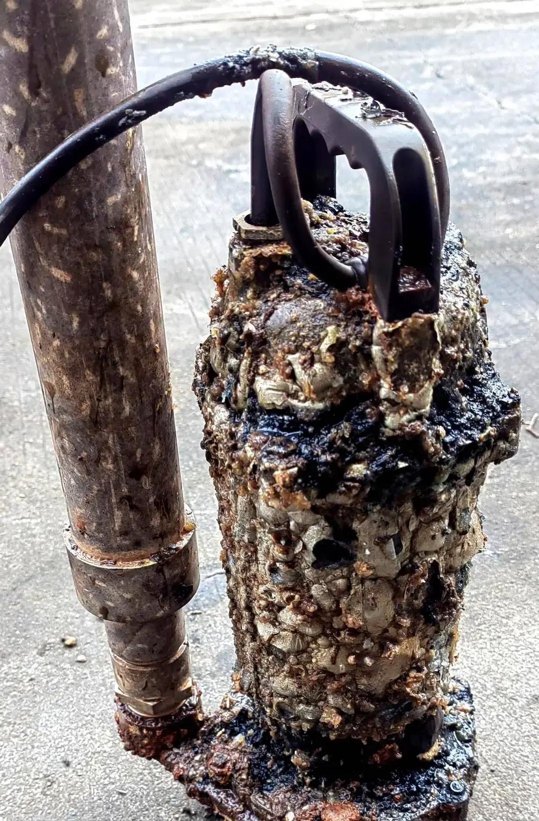 [点赞]一台水泵，在水里泡了整整23年，没停过。这周终于坏了。老板第一反应不是