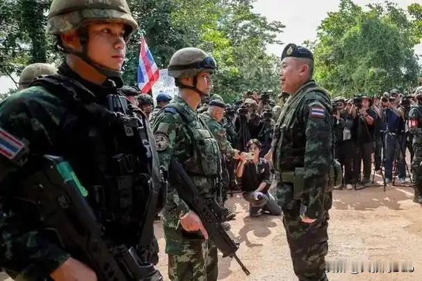 柬军刚列装的中国导弹被泰军缴获，新装备未战先丢成笑柄12月14日，泰国军方