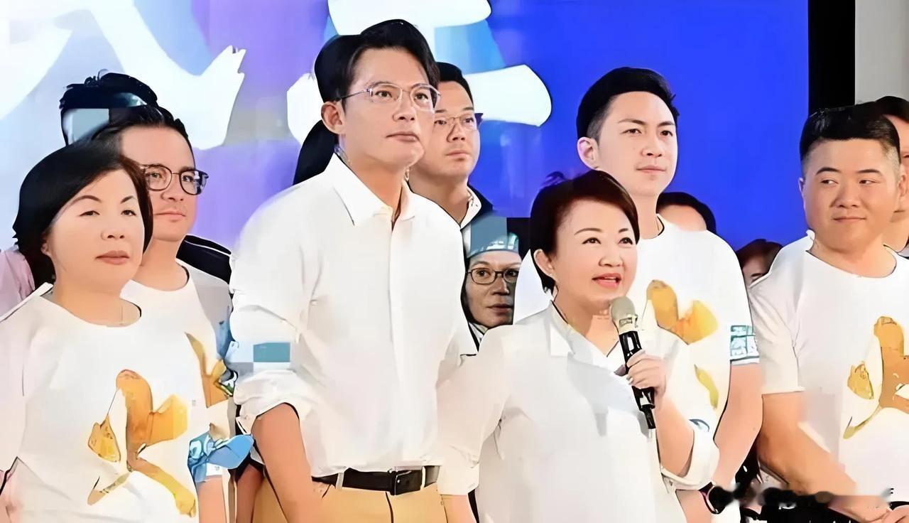黄国昌点头“卢昌配”？黄国昌是应该着眼2026新北市长选举，还是应该更上一层楼