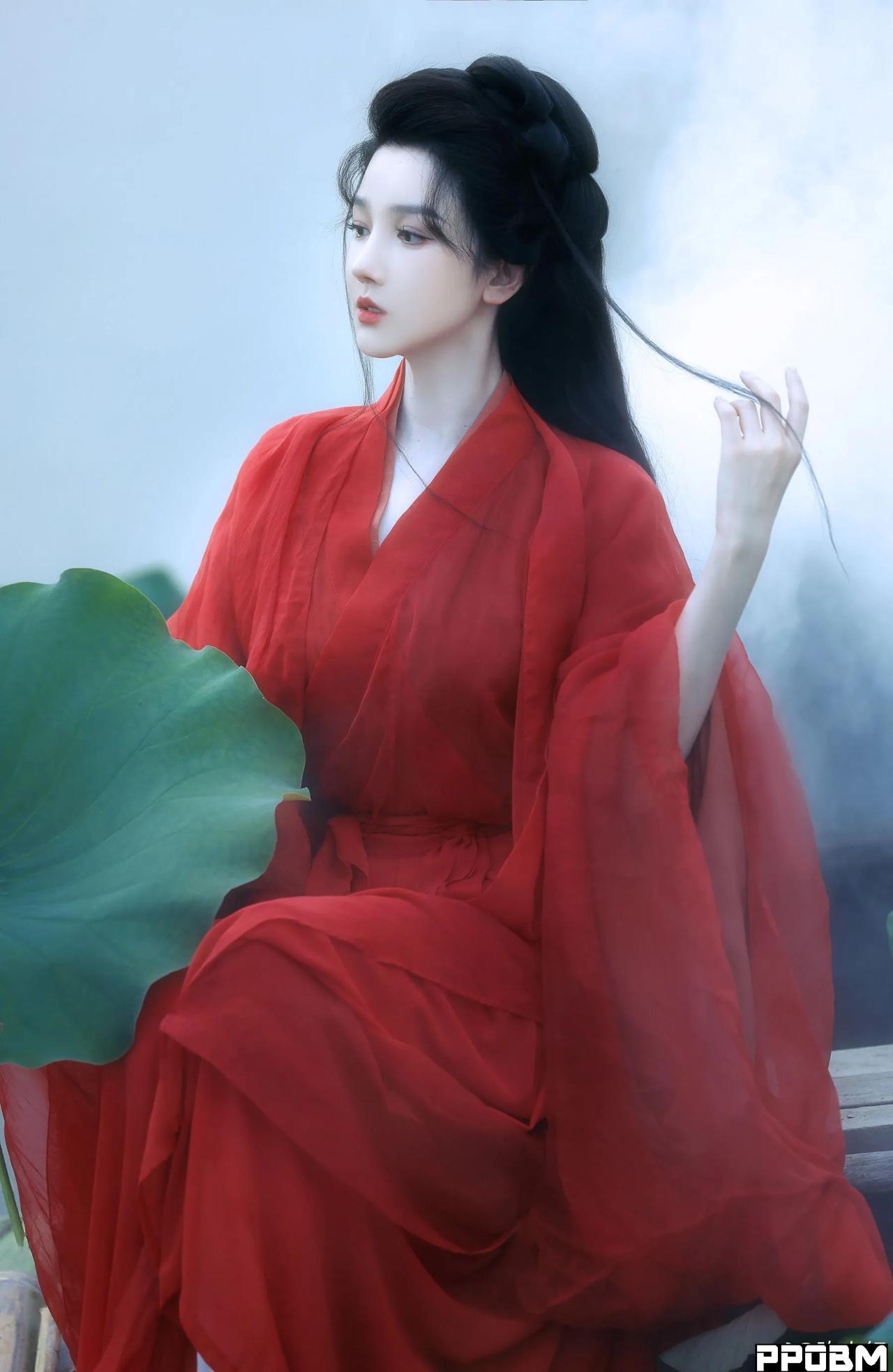陈小纭古装美图分享陈小纭吕一陈小纭，美女陈小纭泳装照陈小🐟成惜陈小纭