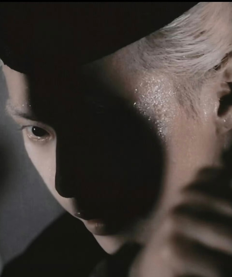 邓超在儿子的颜值里起破坏作用邓超：我破坏了儿子的颜值。网友：超哥你清醒一点，你