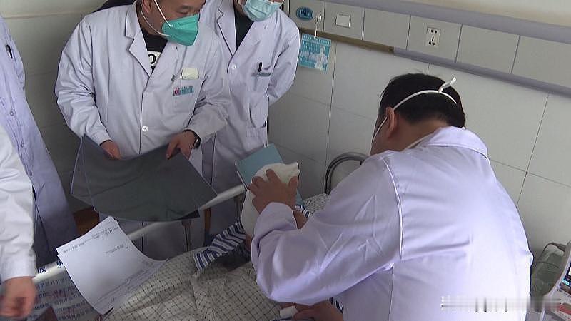 58岁男子血压稳定，清晨突发脑溢血去世！医生叹息：太多人忽视了清晨这道坎。血