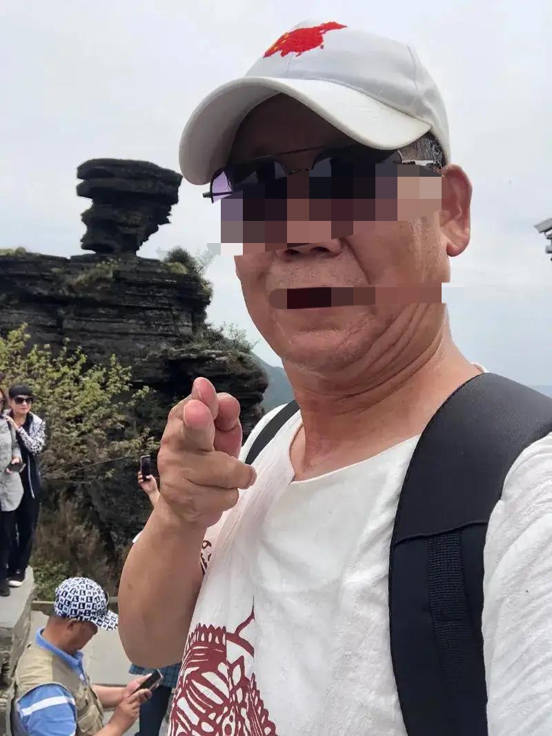 楼下邻居63岁了，得知自己肺癌晚期，手术已无法做，医生建议化疗，这个叔叔谁也没告