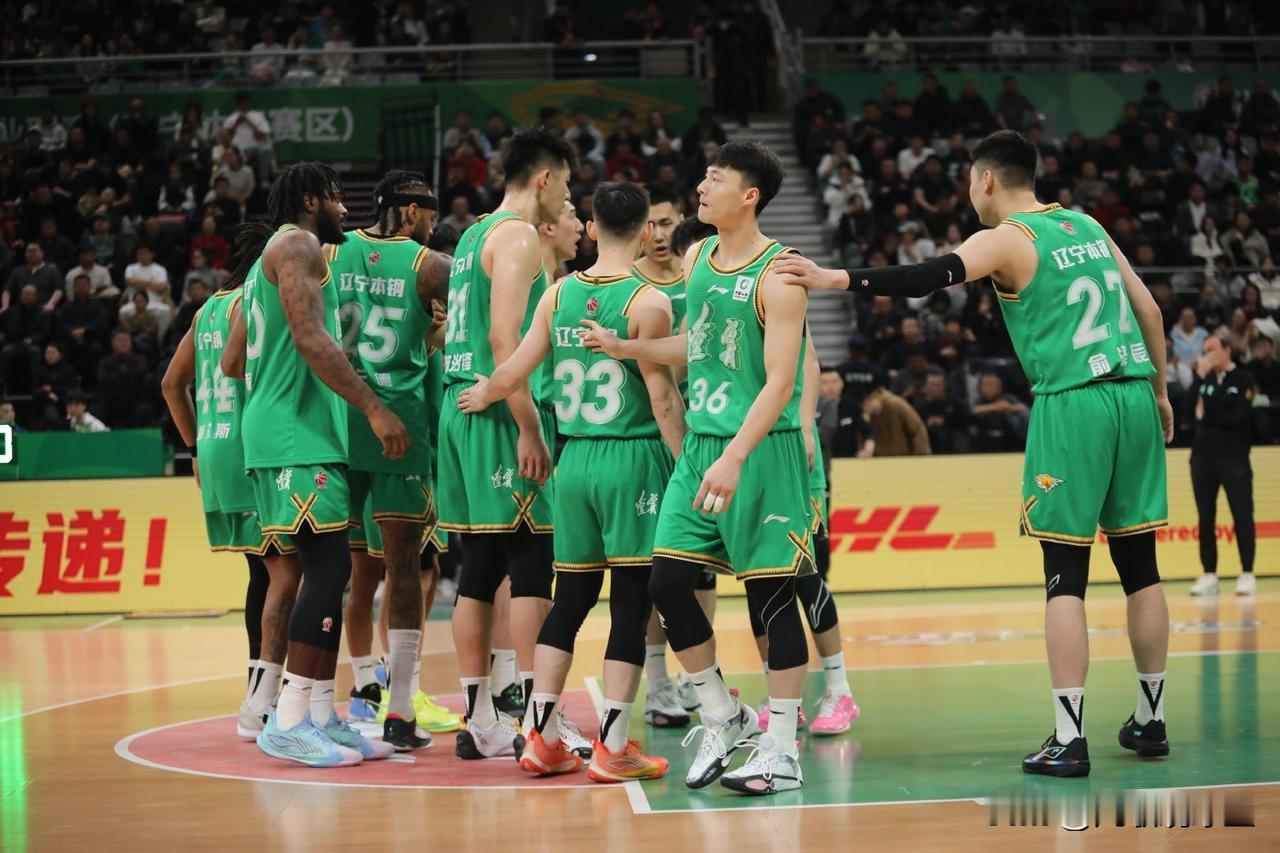 把话搁这！如无意外，上海今晚必输辽宁，理由是：1、人情世故，辽宁把张镇麟和弗格