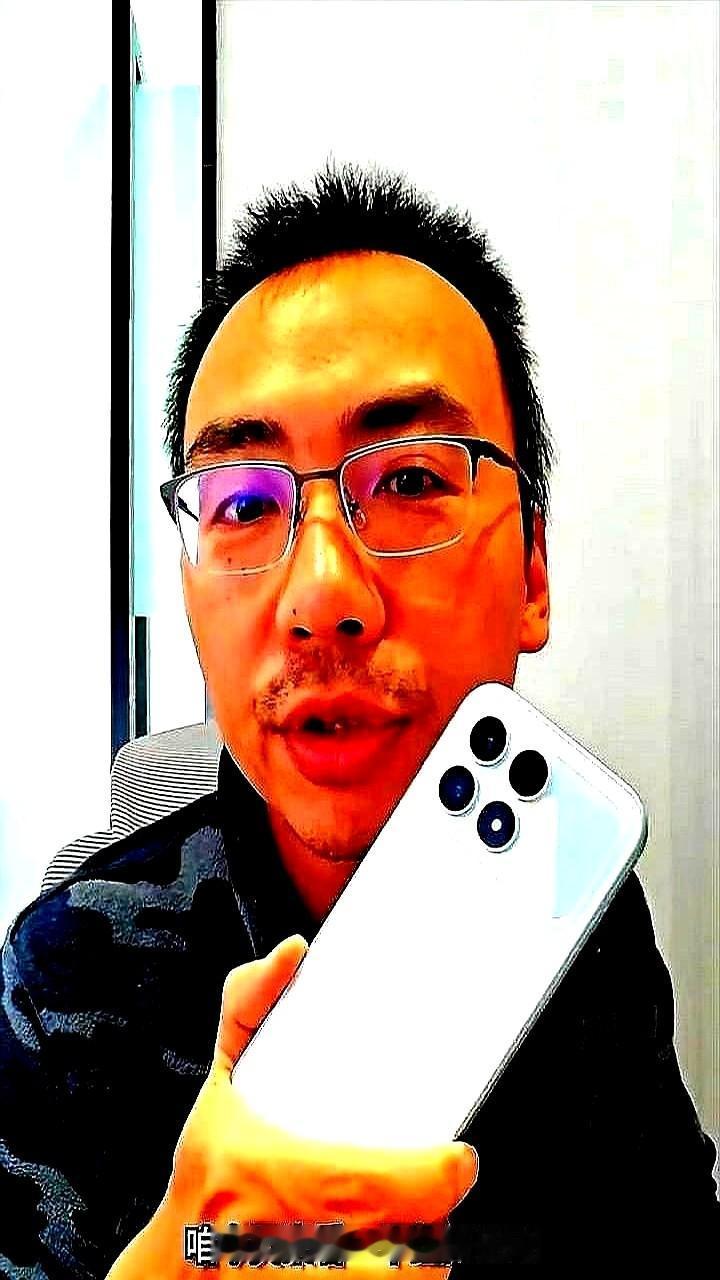 “晚上拍不清?那就先别拍。”红米K90把2699元的刀法砍得明明白白:3倍光学长