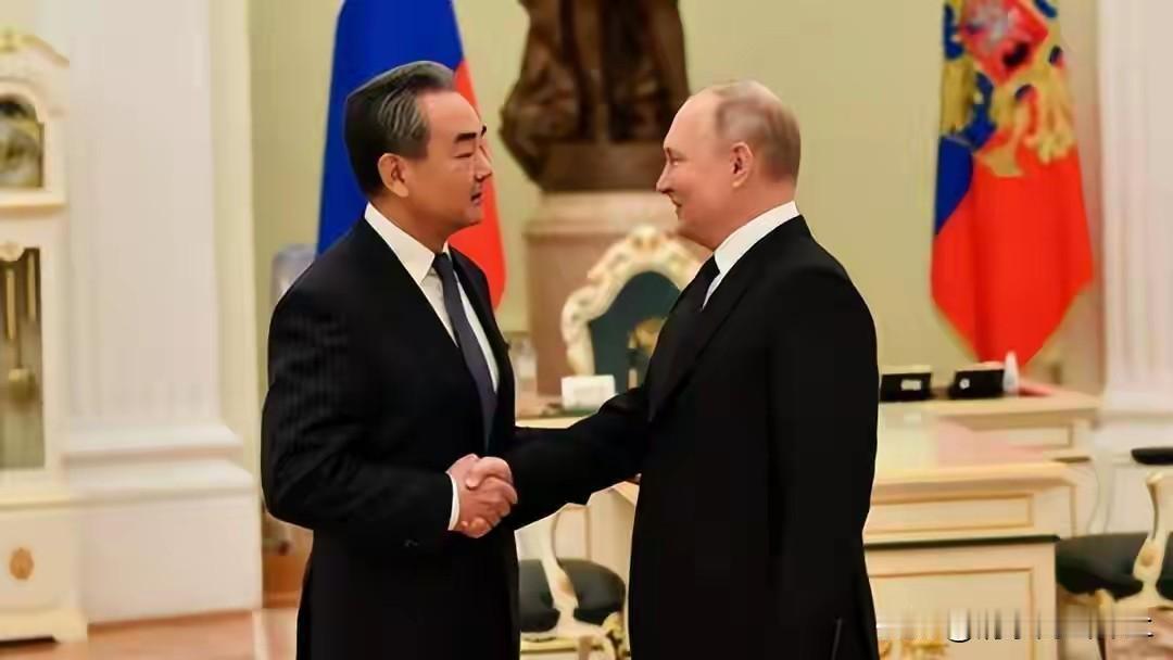 铁肩担正义！一身担两职！真的为年过七旬的王毅主任/外长点赞！在中国的外交史上