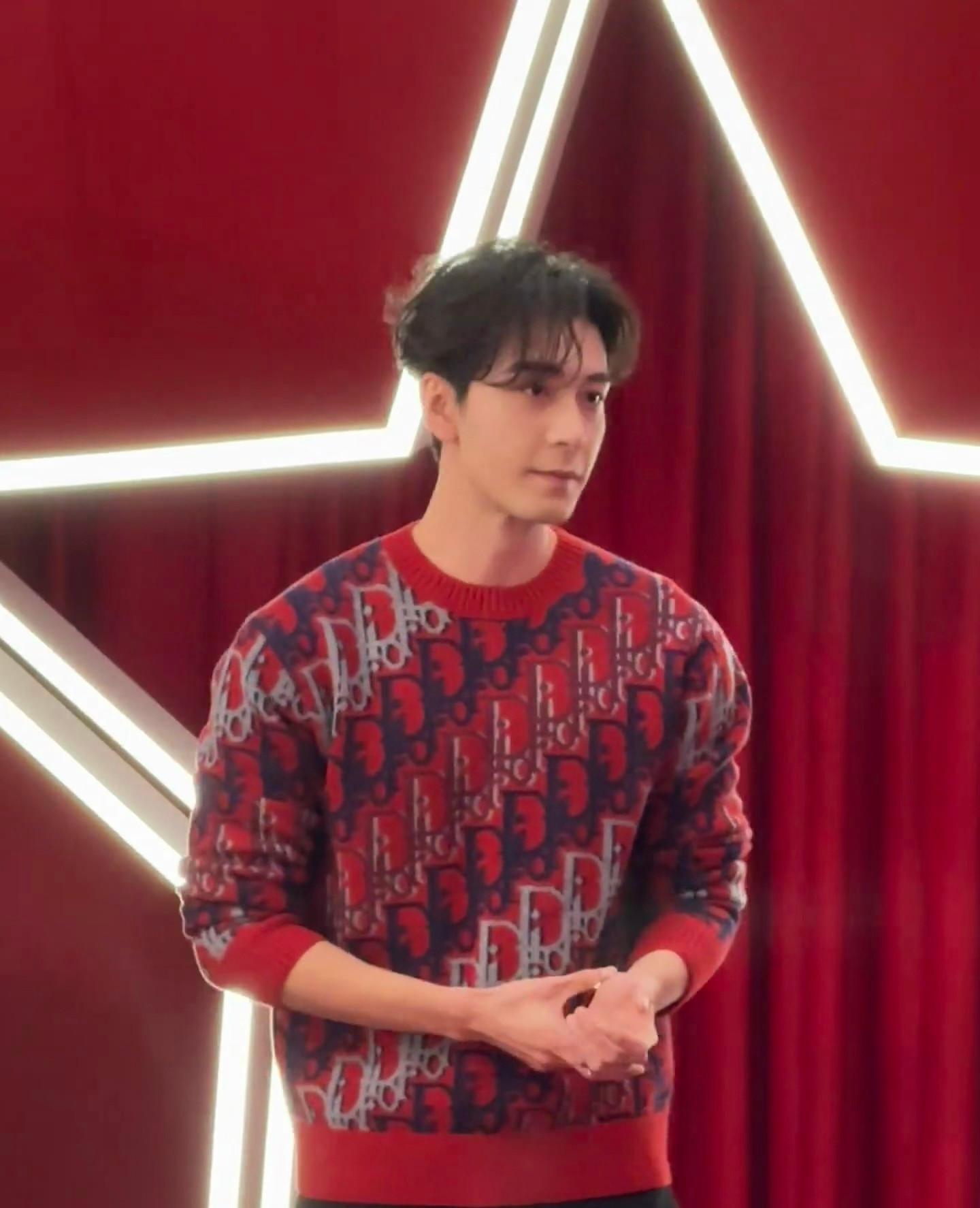 陈星旭生图路透状态真不错陈星旭西安活动状态陈星旭红色毛衣造型