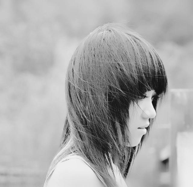 17岁女孩“下身”总是出血, 医生确诊后, 妈妈大骂女孩不要脸!