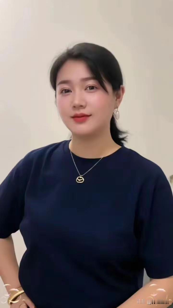 简约优雅,低调奢华,气质女神穿搭指南