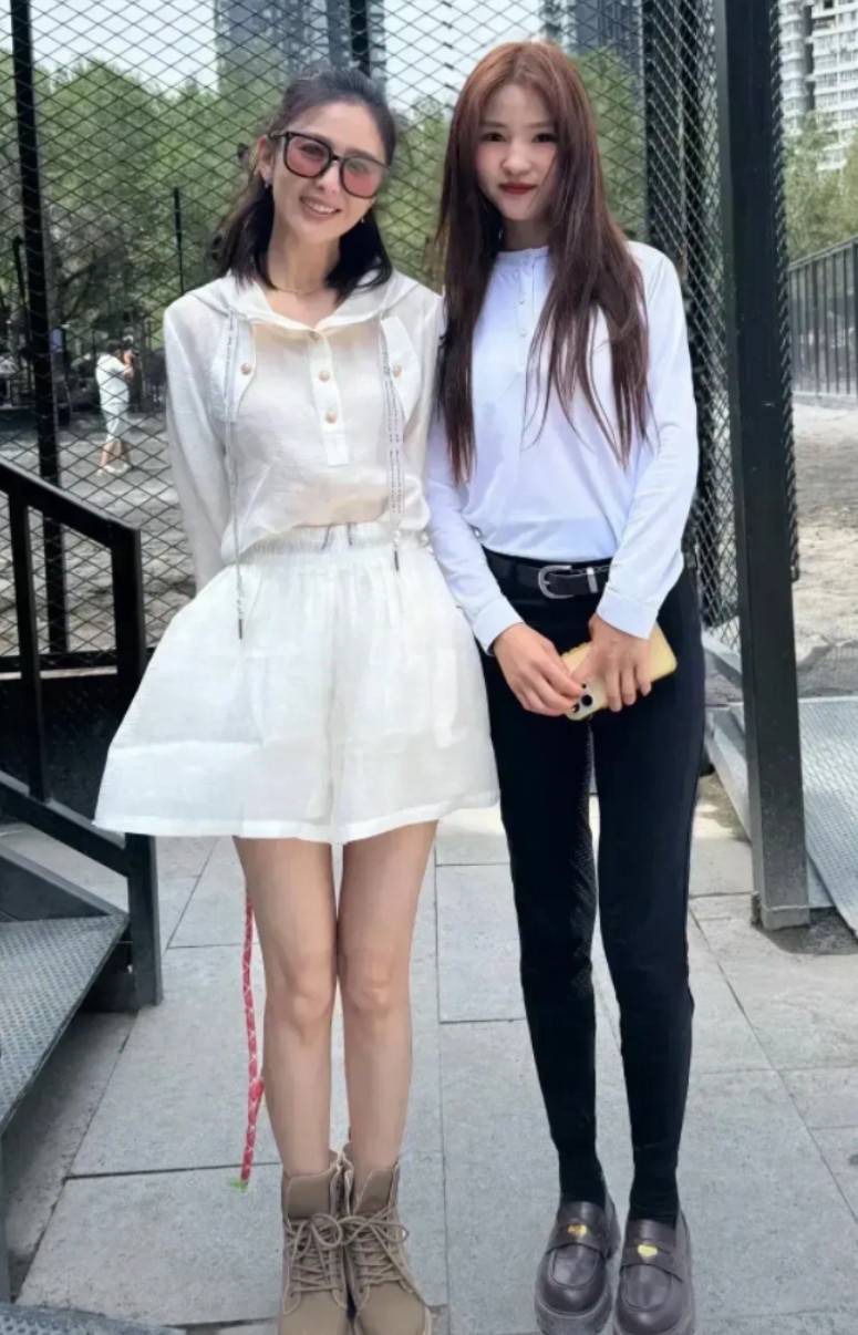 女神已经恢复单身，喜欢她的人机会来了。