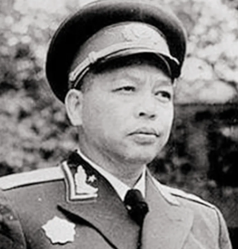 1939年，红军被日军包围，弹尽粮绝时，一个70岁的老地主站出来，一句话救了大家