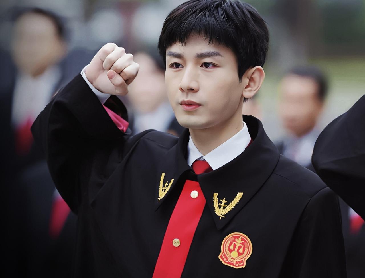 很多艺人被造谣抹黑，官司赢了、钱赔了，只要对方象征性道个歉，基本都会就此翻篇。成