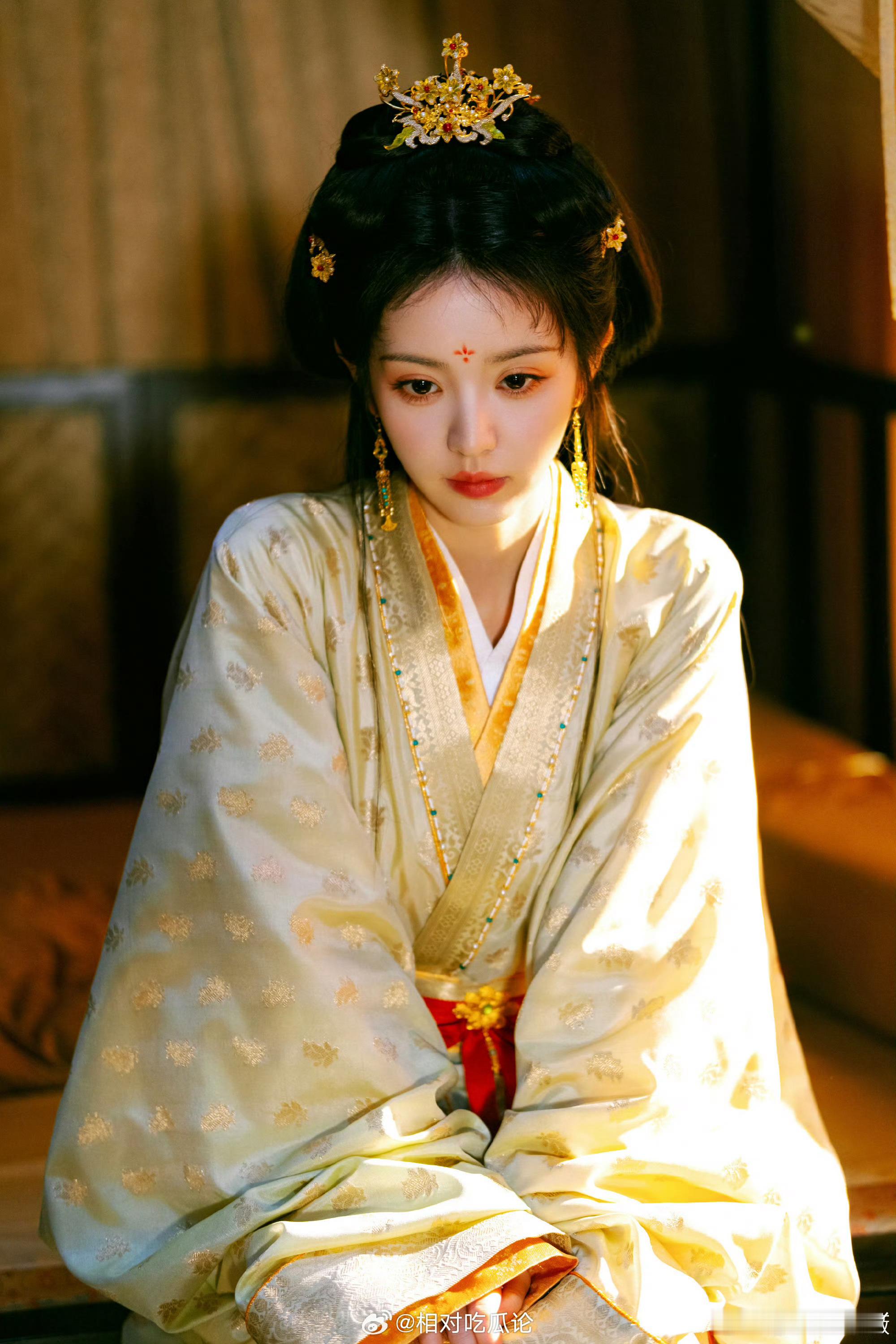 灯花笑田曦薇《灯花笑》项目信息出品方：新丽电视，由曾打造《卿卿日常》《赘婿》的