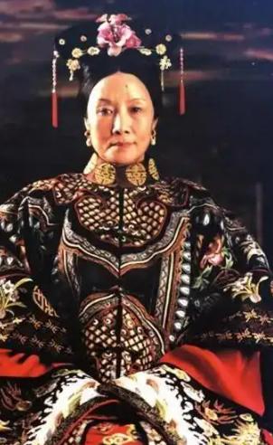 清朝时期，李莲英趁慈禧用晚膳时，劝她多喝酒，结果慈禧就喝多了，李莲英趁机谄媚道：