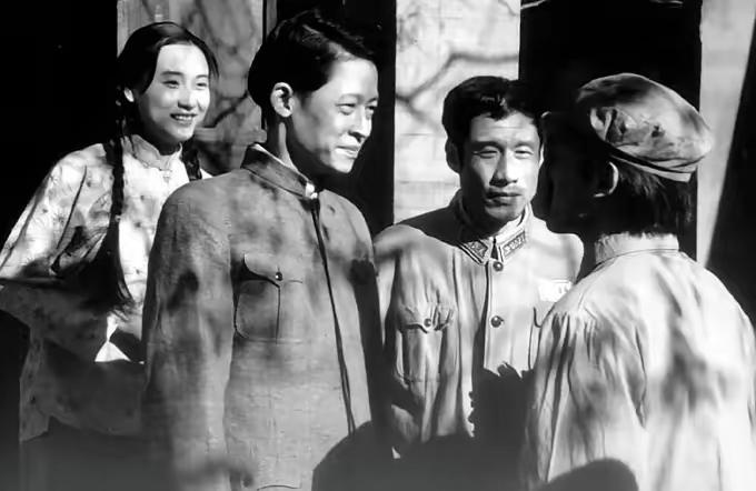 整了好几年大导演冯小刚的电影《抓特务》终于露面了。相信看过96年电视剧《无悔