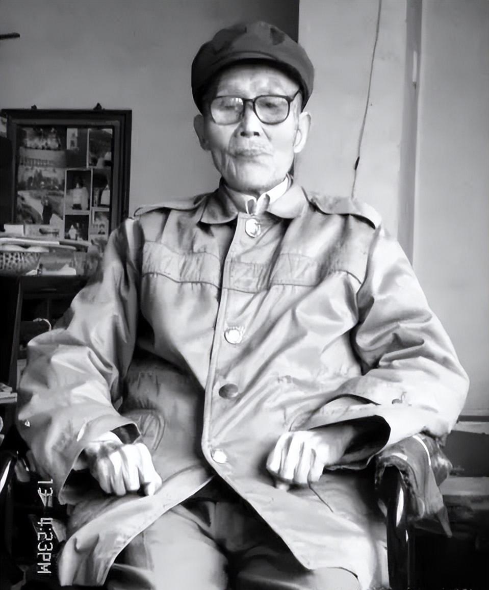 1941年第二次长沙会战，湖北籍军人郑贵玉捅死第一个日寇后，感觉日军的三八枪刺刀