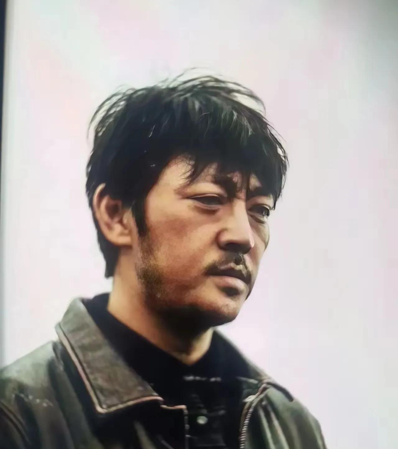 追剧《生万物》宁可金虽然是大地主的儿子，但在前面的剧情里都是正面人物的形象。当