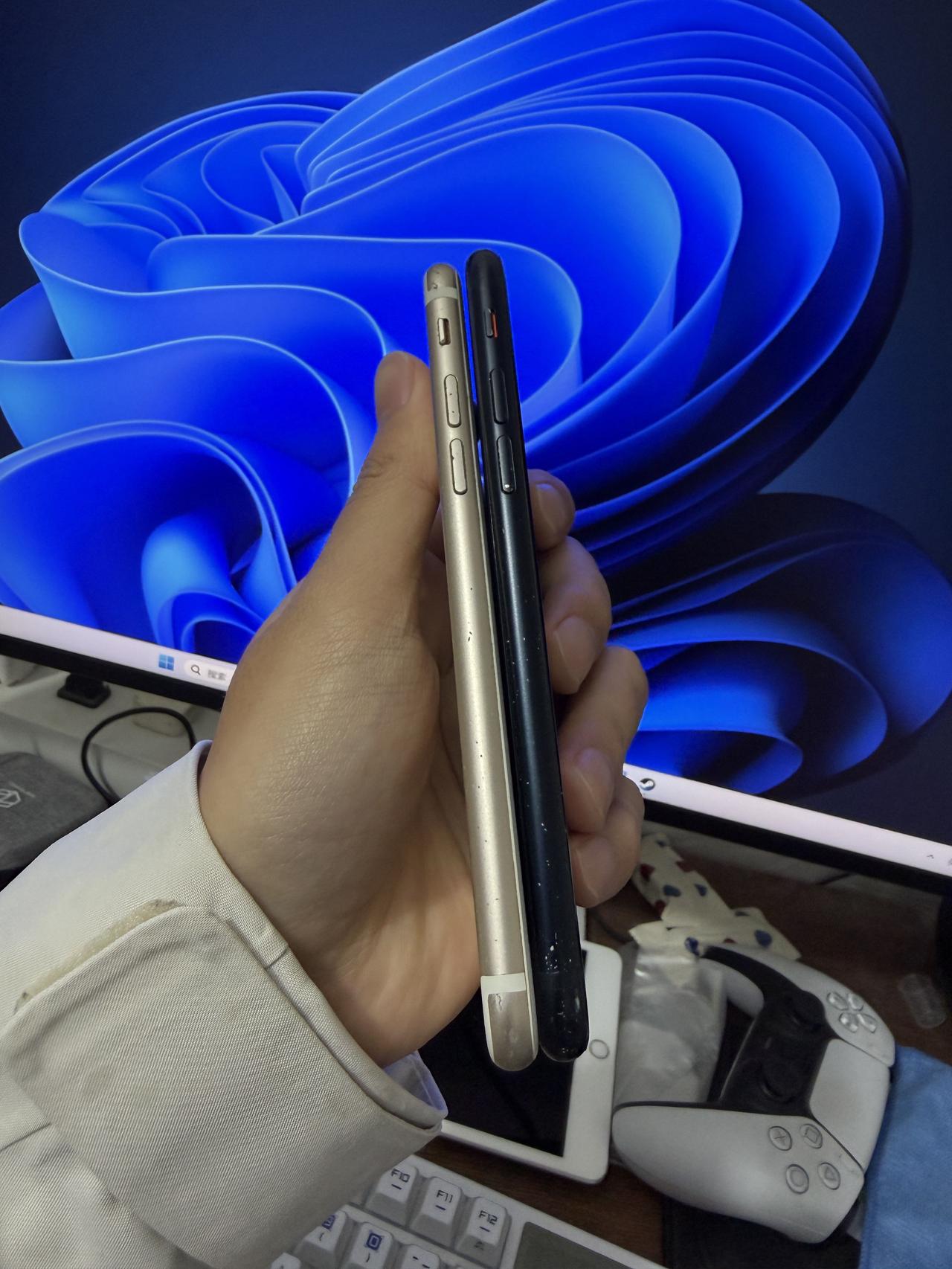 很多朋友关心苹果铝合金边框裸奔使用会不会掉漆，答案是肯定会的。。这是无法避免的。