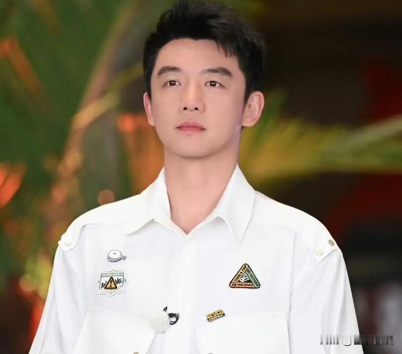 郑恺，也太大方了吧！6月25号，郑恺又冲上热搜，不是因为节目里的表现，也是