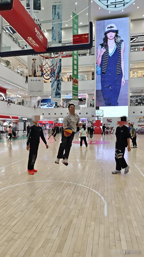 乌鲁木齐这个雪假，真是把全国的家长都给馋哭了。整整一周不用上课，理由居然是为