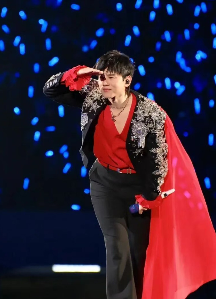 服了，加班错过抢张杰演唱会门票的时间……幸亏同事告诉我，88VIP现在在送张杰演