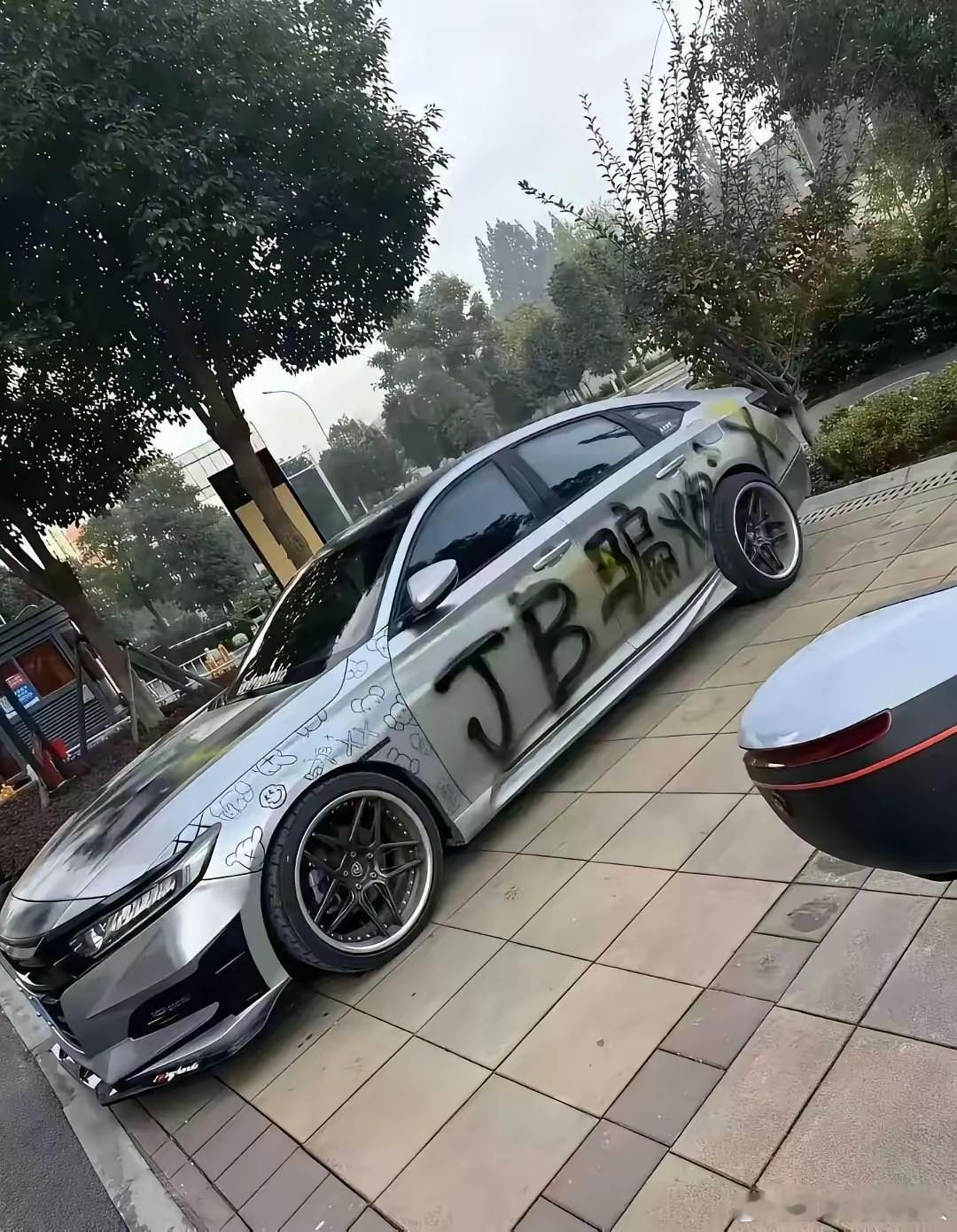 可惜了这汽车膜！