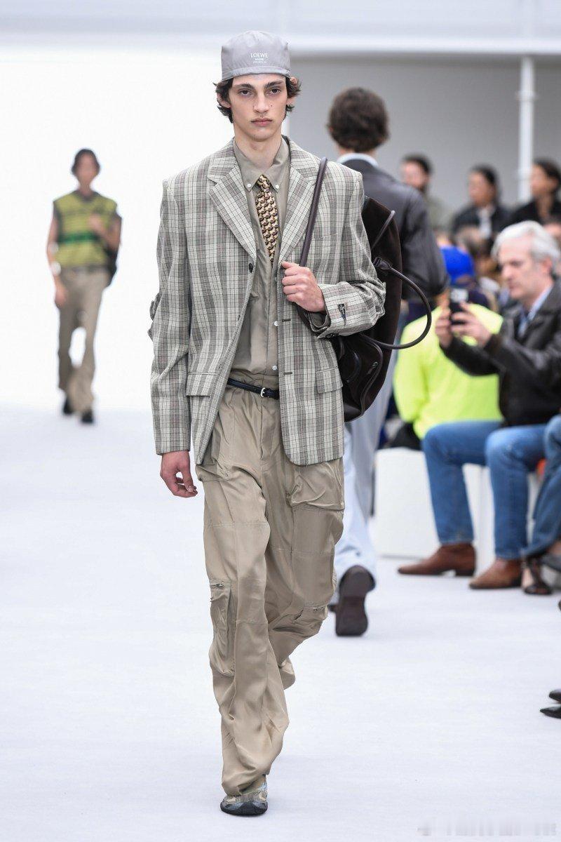 Loewe2027春夏系列#时装周##大秀直击##巴黎时装周#​