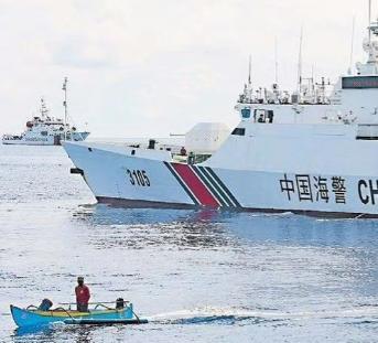 日前，东海对峙中，台湾商船不理台湾“海巡署”阻挠，向我方海警船进行报备！并使用中