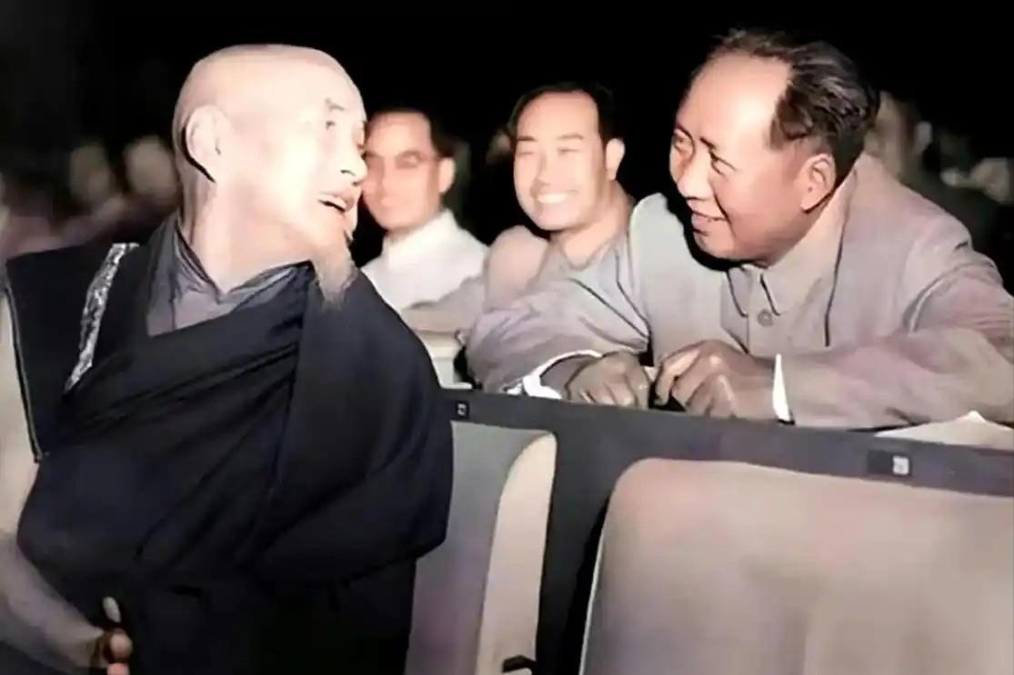 1954年，毛主席问高僧喜饶嘉措：“人生真有轮回吗？”没想到高僧的回答让主席连连