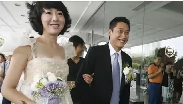 为了活下去，23岁女孩嫁给了癌症晚期男人：我只要你死后的肾2013年7月，西