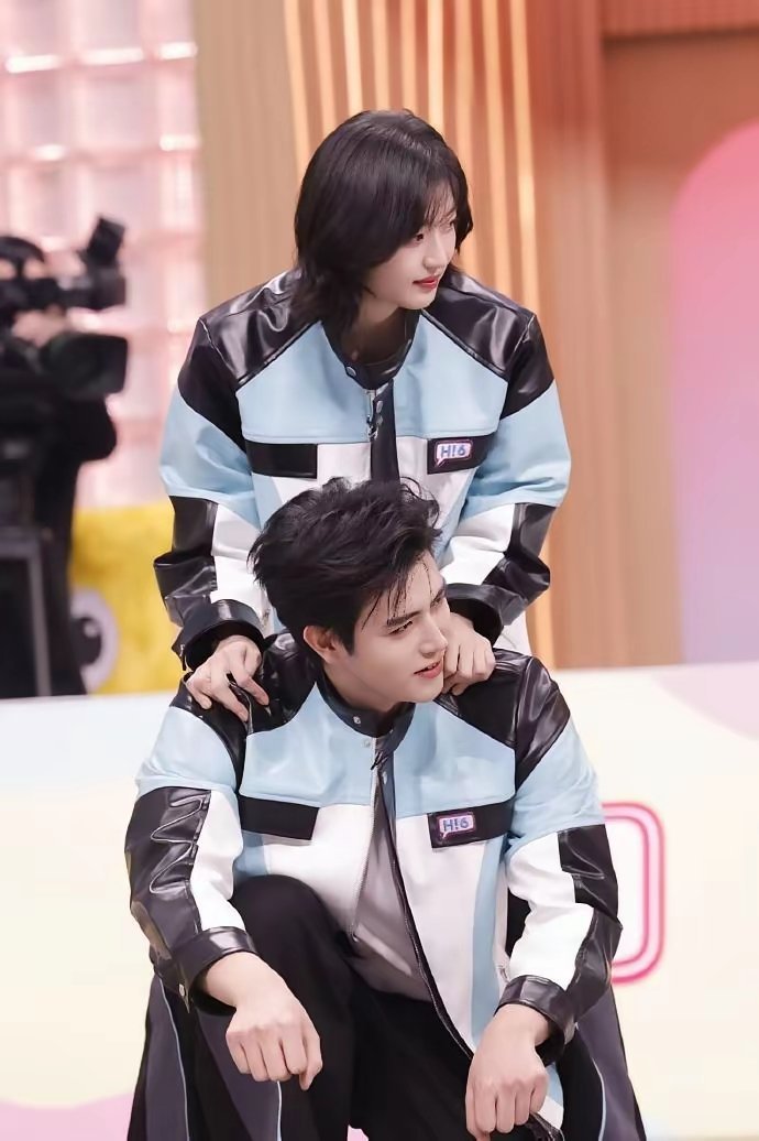 当《你好星期六》新一期播出，一杯没有泼出去的水看出了地位差别。很显然，这次陈飞宇