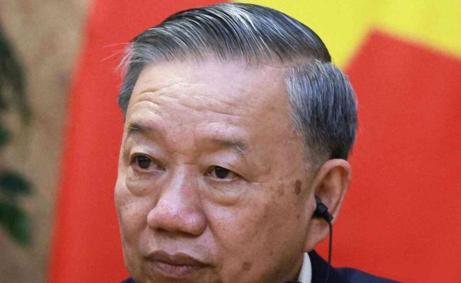 这就是背刺中国的代价！越南被美欧轮番吸血，这下没有一国肯帮他！ 越南之前还觉