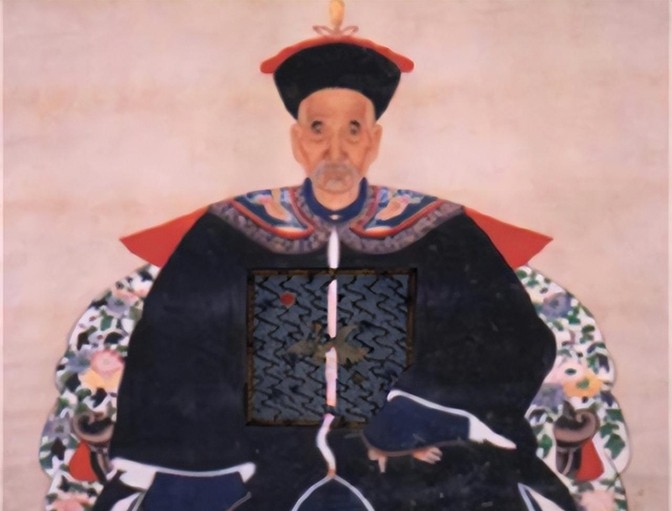 1749年，77岁的张廷玉终于得以辞官。张廷玉内心激动不已，对天哈哈大笑，廷内的