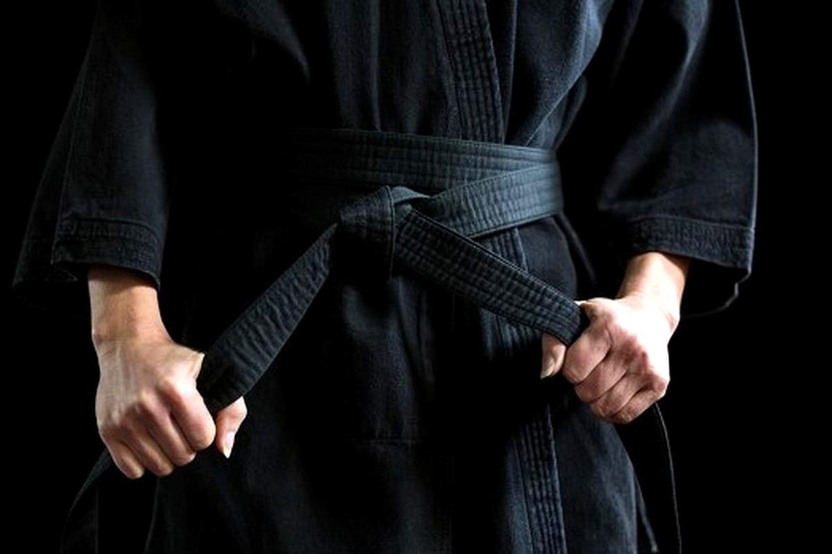 规则一放开，拳击真就打不过传武了？这事儿得看在哪打，按什么规矩打。你要是在纯