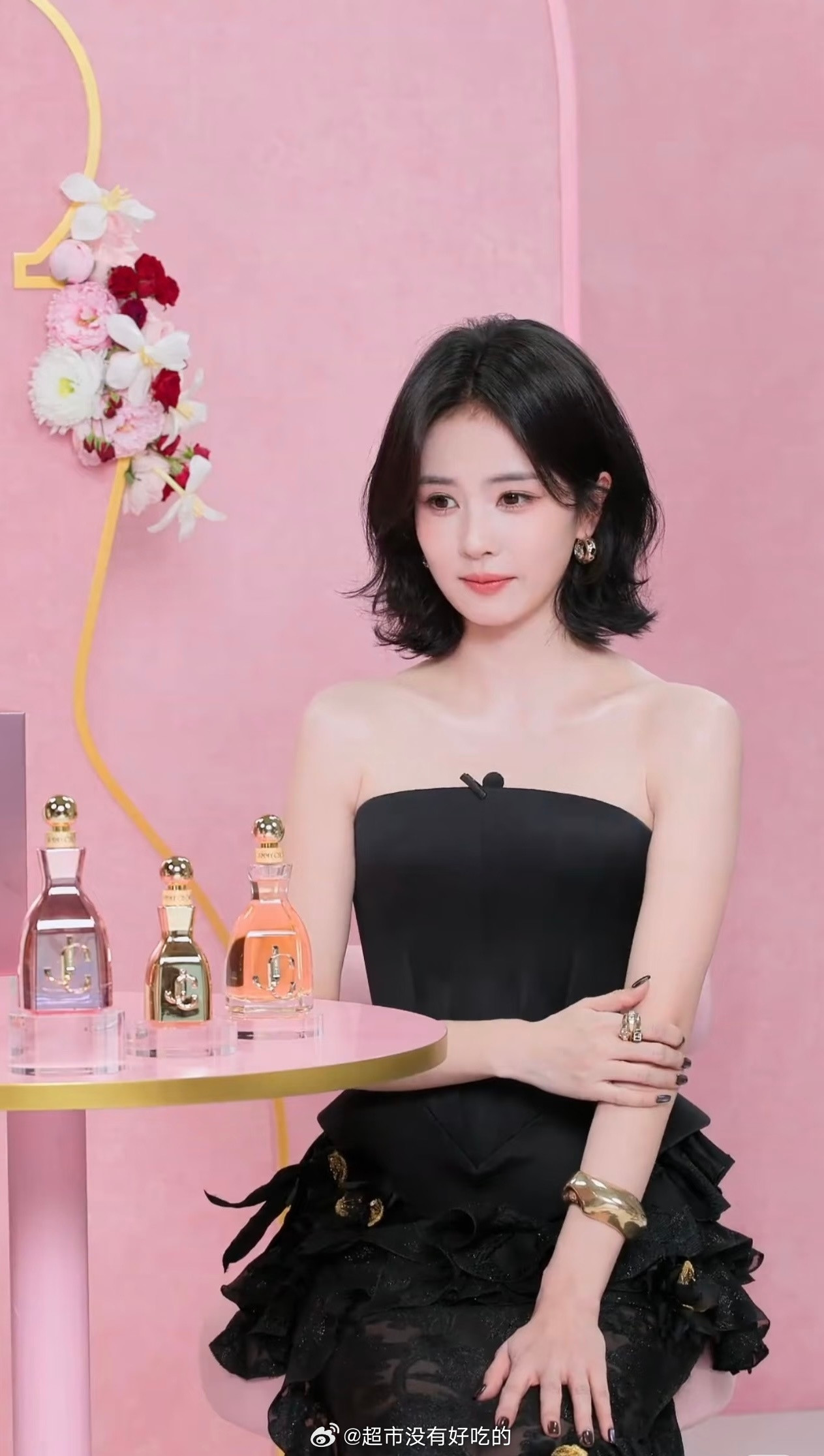 白鹿今晚直播状态，短发王韵娜好美，像优雅的黑天鹅，女神状态太好了白鹿白鹿白鹿直