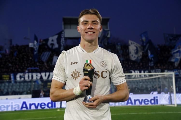 曼联可入账5000万! 22岁霍伊伦意甲12轮6球, 超越上季曼联30轮4球