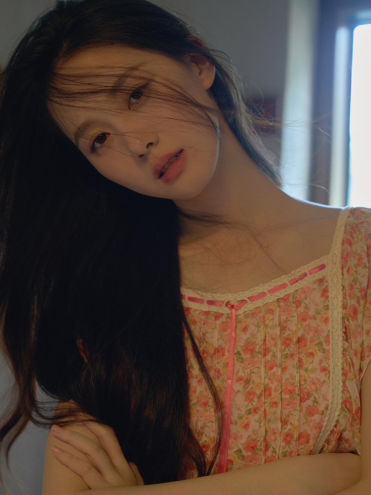 温柔少女，花裙飘逸，静谧时光你见过最性感的女生有多性感